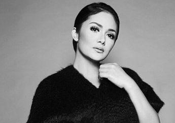 Pakai Kacamata Seharga Belasan Juta Rupiah, Begini Penampilan Krisdayanti!