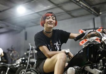 Resmi Menikah dengan Ahmad Gussaoki, Poppy Sovia Tampil Cantik Mengenakan Makeup Anti Mainstream!