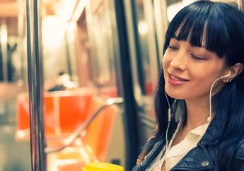 7 Manfaat Mendengarkan Musik Selama Perjalanan, Tak Hanya Usir Kebosanan