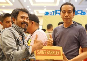 Sempat Membuat Panik dan Bingung, Ini Cerita Menarik Presiden Jokowi Saat Membeli Sepatu Buatan Pria Asal Bandung di Jakarta Sneaker Day