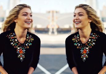 Simpel Banget, Contek Gaya Gigi Hadid dengan Sweater &lsquo;Pina Colada&rsquo; yang Pas Buat Santai Sore Kayak Gini yuk!