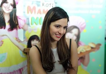 Mikhayla Bakrie, Putri Sulung Nia Ramadhani Lebih Kritis dan Cepat Tanggap di Usia 6 Tahun!