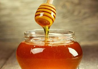 Minum Air Madu Hangat Tiap Pagi Secara Rutin, Ini 6 Manfaat yang Bakal Kamu Rasakan