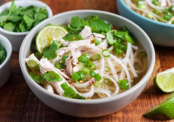 Bikin Chicken Pho, Yuk! Sup Mie Lezat dari Vietnam
