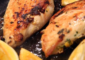 Resep Olahan Ayam Favorit John Legend Ternyata Dibuat Pakai Batu Bata! Gimana Rasanya Ya?