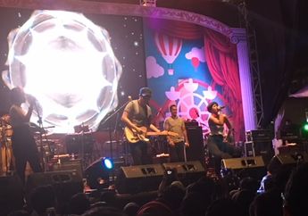 Bawakan 10 Lagu di Panggung SoundFest, Maliq & D'Essentials Bagi-bagi 8 CD Album Terbaru