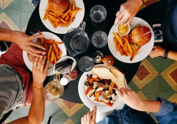 Awas! Makan di Luar Bisa Berbahaya loh, Inilah 4 Alasannya