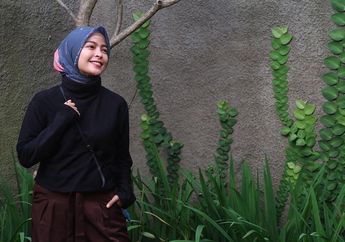 Tantri &lsquo;Kotak&rsquo; Makin Nyentrik Kenakan Hijab Saat Tampil di Indonesian Idol Top 3, yuk Lihat!