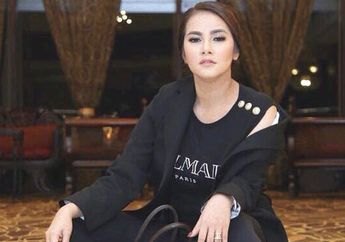 Gaya Chic ala Hot Mom Olla Ramlan yang Super Modis!
