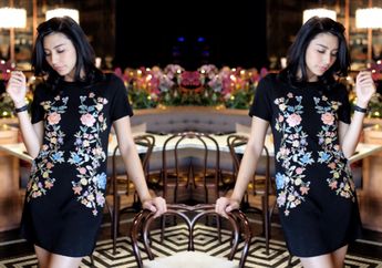 5 Inspirasi Mix and Match Floral Outfit ala Tyas Mirasih, Bisa Dicontek nih!