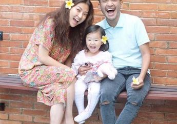 Sebelum Tidur, Kegokilan Ini Nih yang Dilakukan Ruben Onsu dan Sarwendah, Kocak!