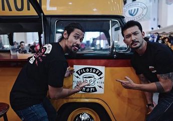 Netizen Minta "Lebih" Setelah Chicco Jerikho Bilang Kangen dengan Rio Dewanto yang Pelitnya Melebihi Paman Gober