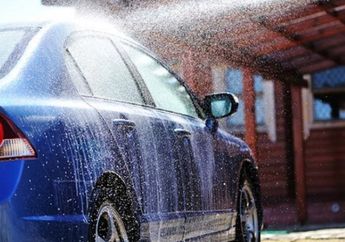  Biar Lebih Bersih, Simak Step By Step Mencuci Mobil yang Benar Yuk!