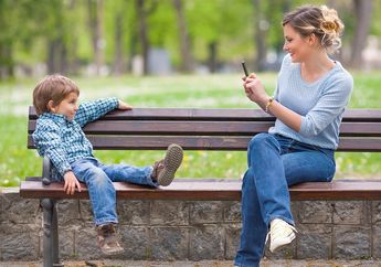 Perhatikan Hal-Hal Ini Sebelum Mengunggah Foto Si Kecil di Media Sosial