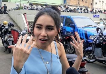 Makan Apa Ayu Ting Ting di Jepang?
