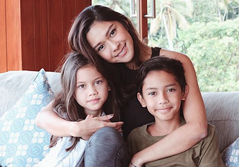 Beginilah Cara Nana Mirdad Mengenalkan Seni Saat Berlibur di Hong Kong, Liburan Menyenangkan Bersama Anak