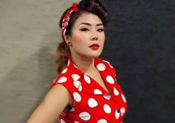 Menikah Hari Ini, Chef Cantik nan Seksi Aiko Sarwosri Tampil Sederhana dan Sangat Memikat!