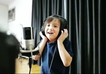 VIDEO - Lagu Telur Dadar Selesai Rekaman, Saga Oemar Nagata Kaget Mendengarkan Hasilnya!