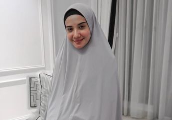 Kompak Kenakan Busana Hitam Bareng Irwansyah, Zaskia Sungkar Tampil Simpel dan Menawan!