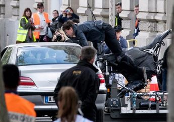 Tom Cruise Tabrakan Pakai Motor BMW R nineT Scrambler, Ini Fakta Kejadiannya 