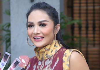 Hampir 70 Juta Lho Krisdayanti Rogoh Kocek untuk Biaya Lasik Surgery-nya!