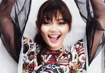 Niatnya Bergaya Bak John Lennon, Penampilan Rina Nose Malah Dibilang Mirip Oppa Korea Hingga Detektif Conan