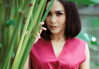 Tampil dengan Jaket Jins Frayed, Penampilan Kasual Yuni Shara Super Kece!