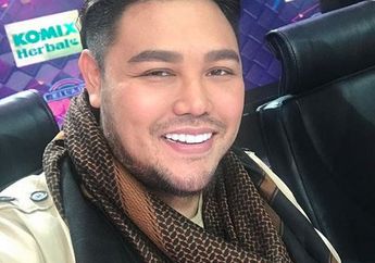 Tersebar Foto Ivan Gunawan Saat Masih Bocah, Tak Sangka Kecilnya Kayak Bule!