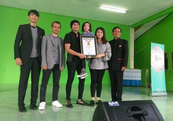 Saga Dapat Penghargaan Rekor Muri Pencipta Lagu Termuda, Anji: Saya Bangga!