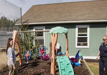 Kisah Perjuangan Seorang Ibu yang Membesarkan Putrinya dari dalam Penjara