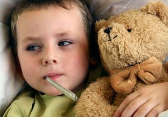 Jangan Panik, Lakukan 3 Langkah Awal Ini Saat Anak Terserang Demam