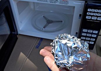 Berbahaya, 8 Benda Ini Tidak Boleh Kamu Panaskan Dalam Microwave
