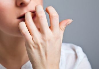 Jangan Anggap Sepele, Ini 5 Bahaya Kesehatan Buat Kamu yang Sering Menggigit Kuku