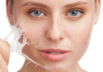 Jenis Kulit Wajah Kamu Berminyak Tapi Sering Terasa Kering dan Mengelupas? Ternyata Ini Penyebabnya