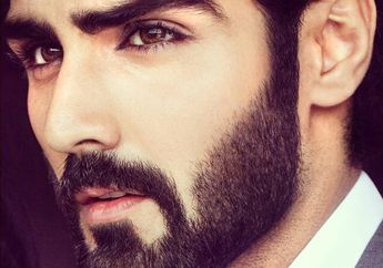 Bukan Cuma Imran Abbas, 5 Cowok Pakistan Ini Mukanya Mirip Pangeran Arab Juga!