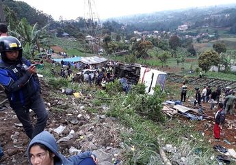 BREAKING NEWS! Warung Kopi yang disambar Bus Rem Blong di Ciloto ada Ibu Hamil dan 2 Anak Kecil, Seperti Ini Kondisinya