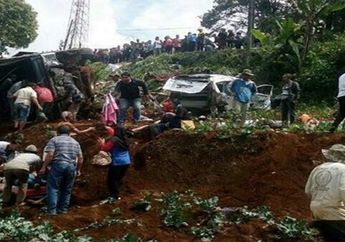 Mengerikan, Ibu Hamil dan 2 Anaknya Ikut Terlabrak Kecelakaan Ciloto