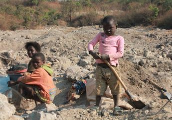 Jangan Bangga Dulu, Bisa Jadi Hape Keren Kamu Hasil Eksploitasi Buruh Anak, Ini Penjelasannya