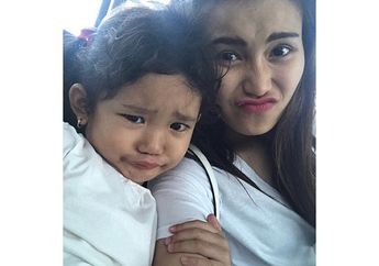 Ternyata, Setiap Lebaran Ayu Ting Ting Tak Melakukan Sungkeman Dengan Orang Ini