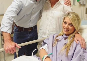 Usai Operasi Mastektomi Ia Menunjukan Payudaranya, Bahagia Terbebas dari Kanker Payudara