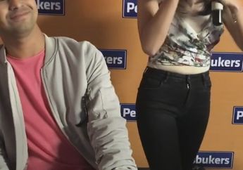 Raffi Ahmad dan Ayu Ting Ting Kolaborasi Lagu Manusia Bodoh, Lihat Deh Senyum Centil Raffi di Akhir Video!