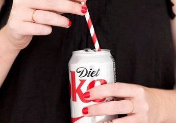 Minum Diet Soda Bikin Berat Badan Cepat Langsing, Mitos atau Fakta ya? 