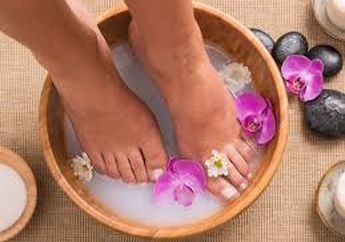 Tak Hanya Bisa Jadi Alat Tes Kehamilan, Cuka Bisa Mengurangi Bau Kaki, Ini Caranya