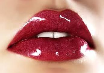 Duhh, Nggak Perlu Deh Sulam Bibir Biar Sexy, Cukup Pakai Kopi Sudah Bisa, Kok!