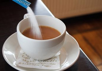 Sepele, Namun Kebiasaan Menambahkan Gula pada Makanan dan Minuman Sangat Berbahaya Bagi Kesehatan