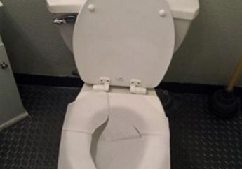 Awas Jangan Gunakan Tissu di Dudukan Toilet