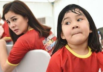 Astrid Tiar Tidak Mau Anaknya Terkekang
