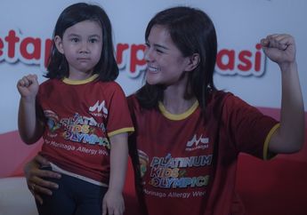 Astrid Tiar Ceritakan Anaknya Alami Alergi, Padahal Mandinya Sudah Pakai Air Mineral Loh!