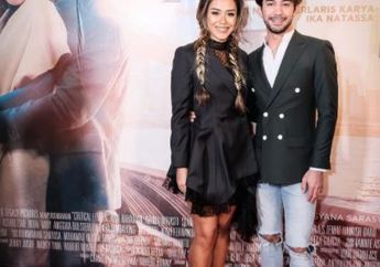 Bukan Soal Akting, Reza Rahadian Sekarang Dipuji Karena Sepatu Dekilnya