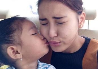 ASTAGA: Ayu Ting Ting Diancam Enji Lagi. Nanti Kebongkar Siapa Ayah Biologis Bilqis?